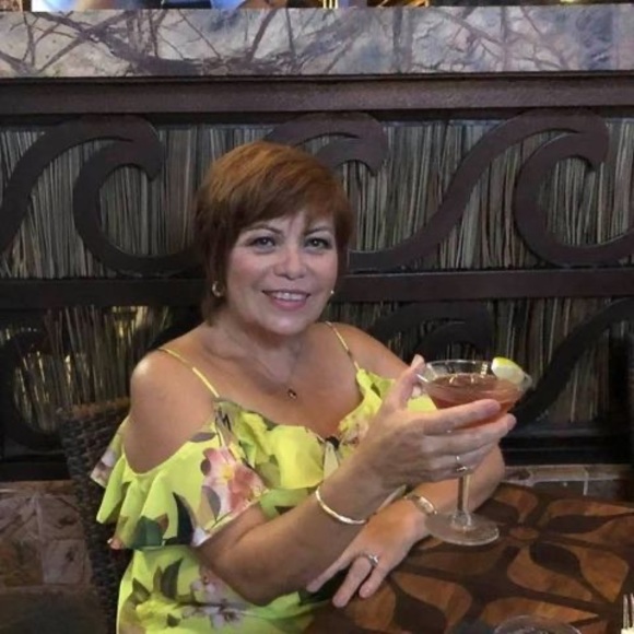 Meet your Posher, Cecilia - Picture 1 of 1